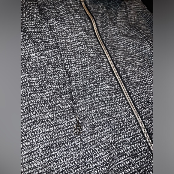 Lululemon Athletica Black and Gray Knit Fabric - Picture 3 of 7